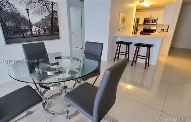 2 beds, 2 baths, $3,600, Unit # 1203