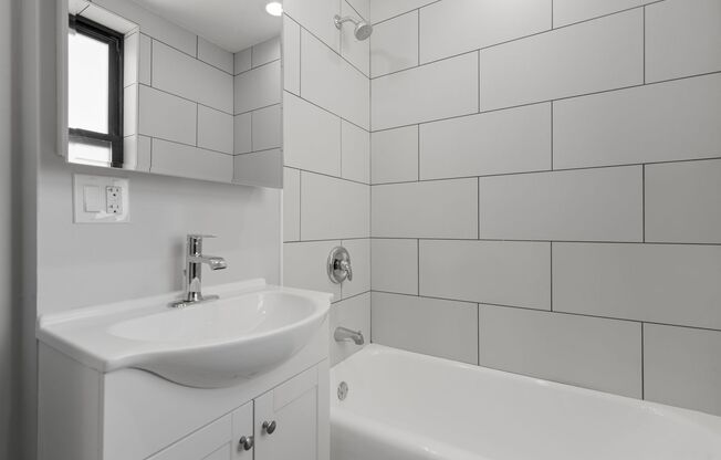 2 beds, 1 bath, 430 sqft, $2,300, Unit 3F