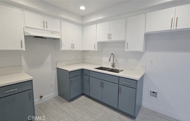 10415 1/2 AVALON BLVD