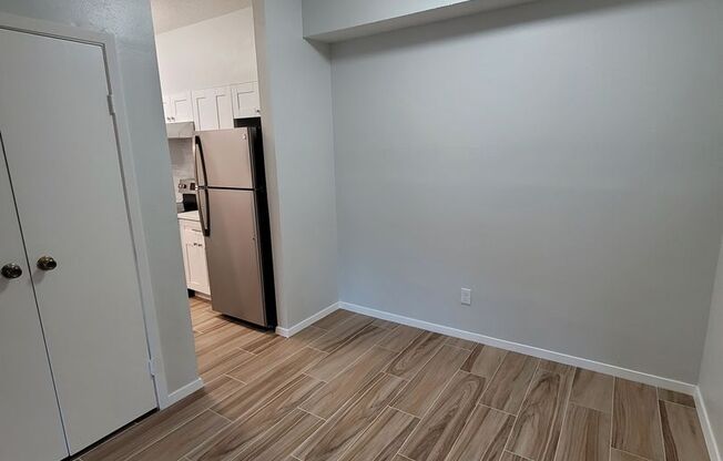 2 beds, 1 bath, 902 sqft, $1,550, Unit 7055 N. Holiday