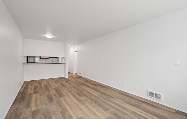 Modern Apartments in Queen Anne – Steps from Climate Pledge Arena!