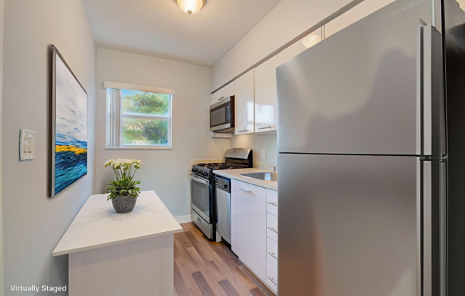 Studio, 1 bath, 420 sqft, $1,550, Unit 118