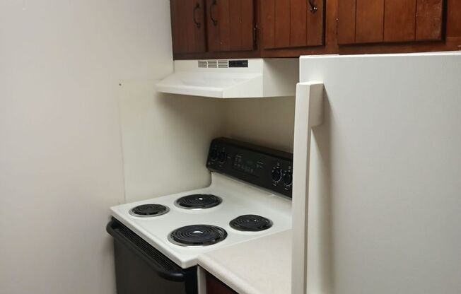 2 beds, 1 bath, 950 sqft, $1,085, Unit K19 Manor