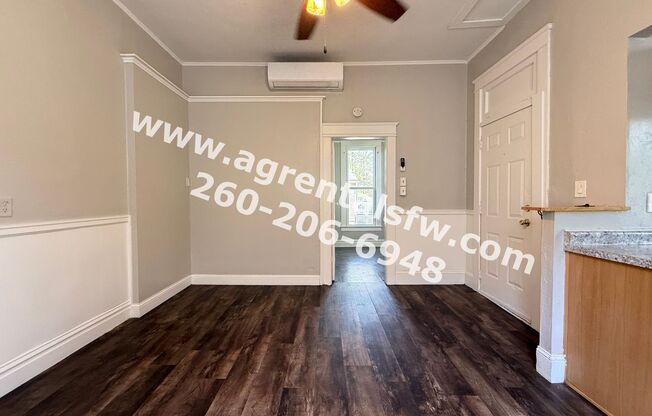 2411 Fox Ave