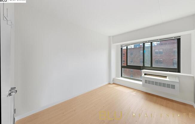 535 W 52 ST