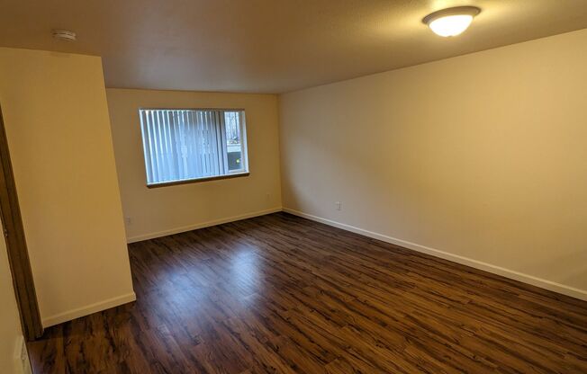 1 bed, 1 bath, 650 sqft, $1,200, Unit 19