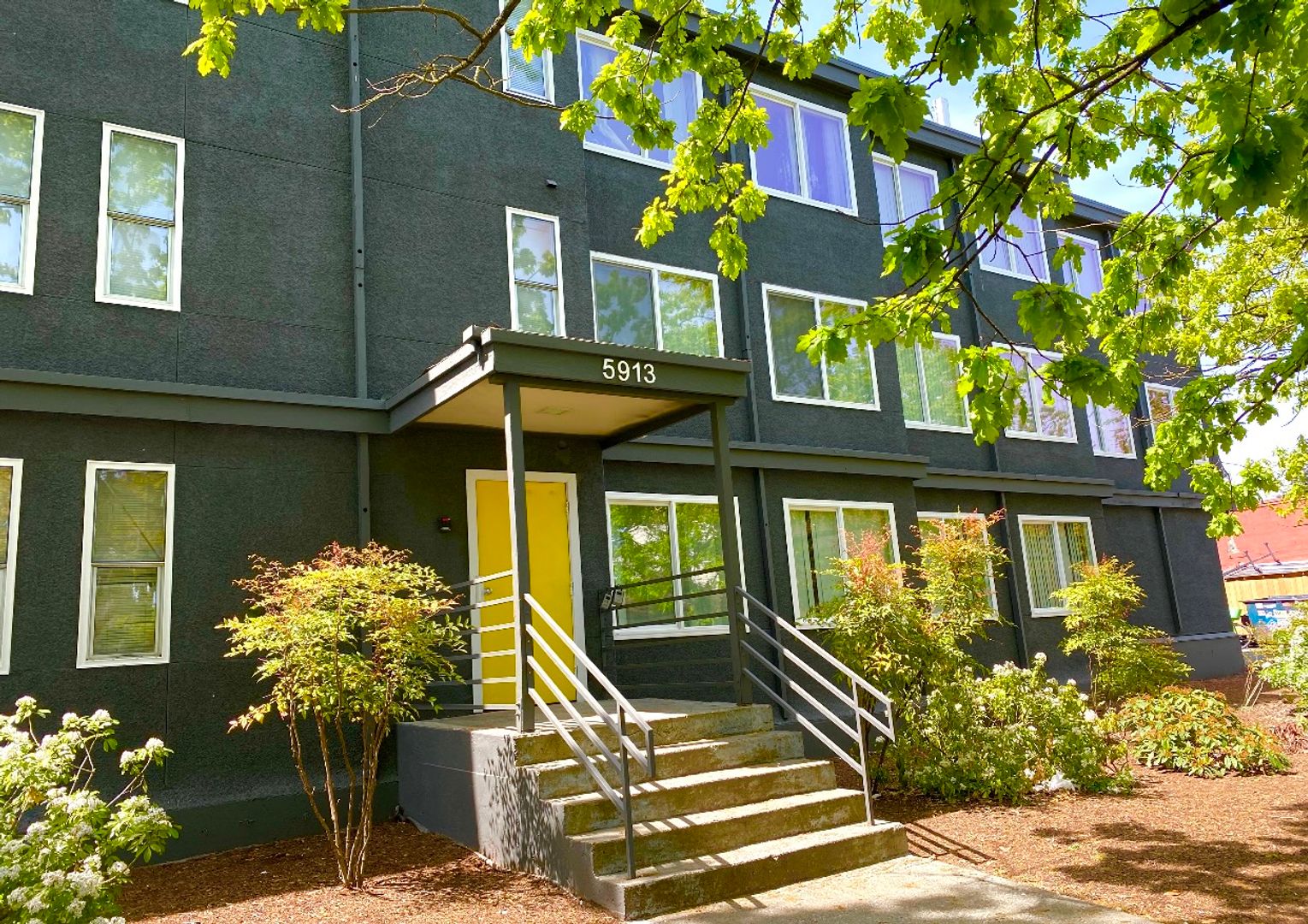 Admirals Apartments