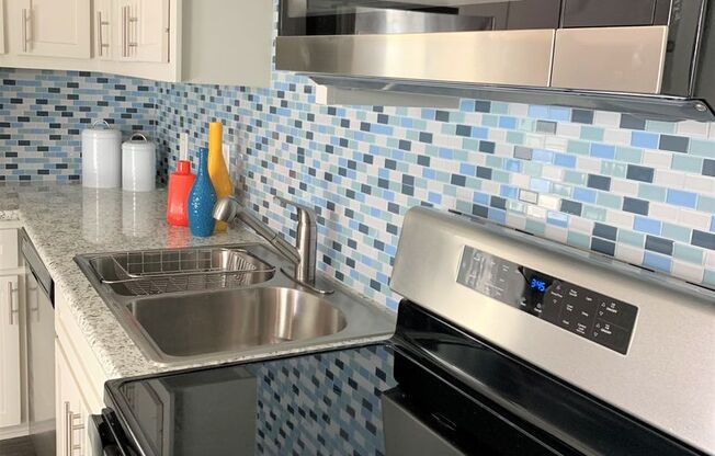 1 bed, 1 bath, 640 sqft, $925, Unit 2335-01