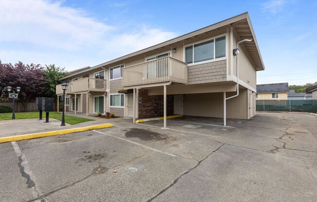 2 beds, 1 bath, 864 sqft, $1,600, Unit C2