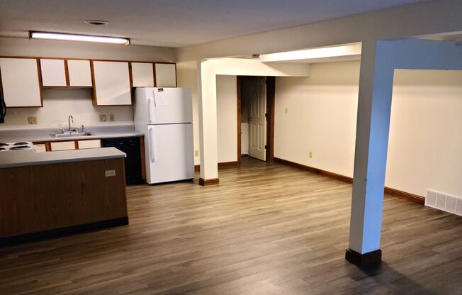 3 beds, 2 baths, $1,500, Unit 1