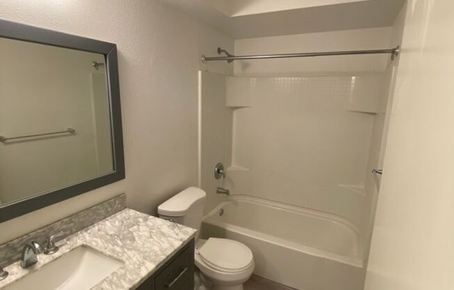 2 beds, 1 bath, $2,100, Unit 2