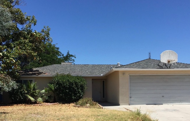 $2,295 Ashlan & Fowler, 3 Bedroom - Griffith Ave, Clovis