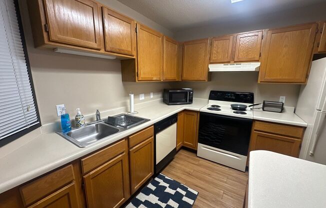 1 bed, 1 bath, 600 sqft, $1,200, Unit 211
