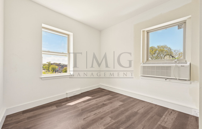 2 beds, 1 bath, $2,295, Unit 1555 - 408