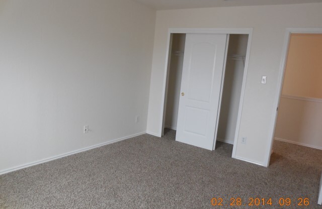 4 Bedroom 2.5 bath - 2 Story Home - Near Lackland AFB