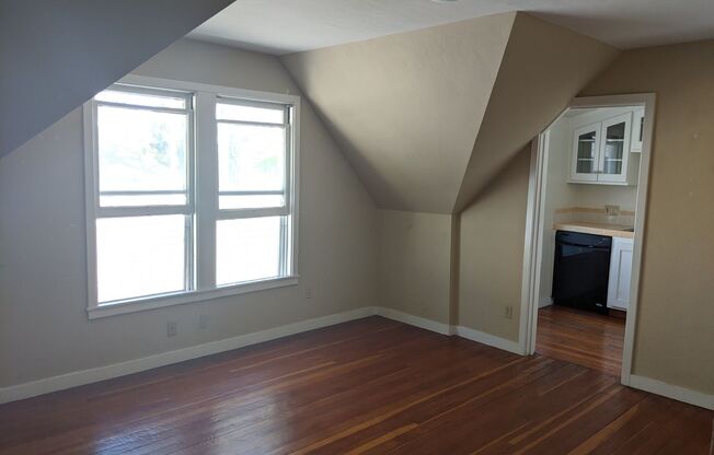 1 bed, 1 bath, $1,800, Unit 4