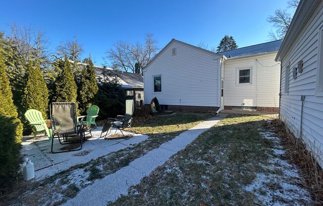 $1,600 | 2 Bedroom, 1 Bathroom Home | No Pets Allowed | Available for July 1st, 2025 Move In!