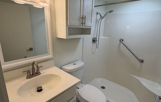 1 bed, 1 bath, 850 sqft, $1,245, Unit 215W