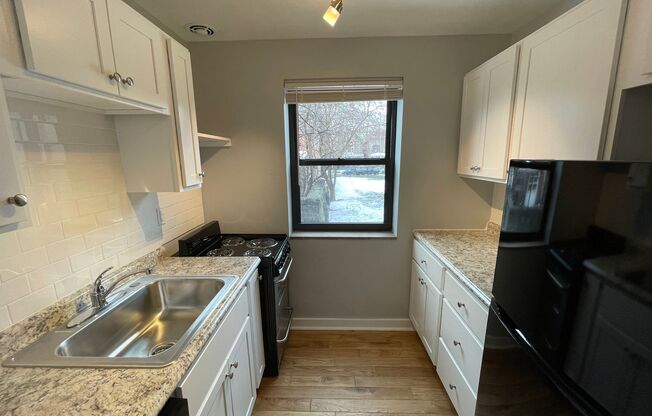 1 bed, 1 bath, 600 sqft, $1,399, Unit 5631 Rippey St. #A1