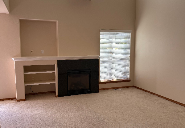 17018 4 AVE SE