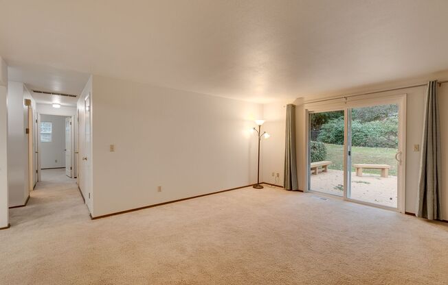 3 Bedroom Rambler in Kirkland with Large Yard!