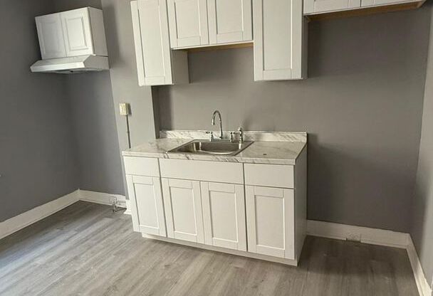 This beautifully updated 3-bedroom, 2-bath home is now available for rent! Featuring a fresh renovation, this spacious home offers comfort, style, and convenience all in one.