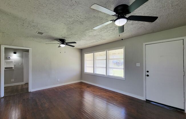 Welcome to this inviting single-family residence in the desirable South Park/Sunnyside area of Houston. This well-maintained home offers approximately 1505 sqft of living space, featuring 4 bedrooms, 2 full bathrooms, and a thoughtfully designed, spacious