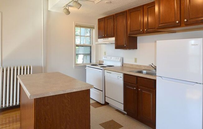 1 bed, 1 bath, 420 sqft, $935, Unit 8 - 21