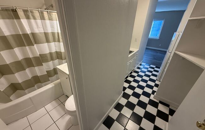 1 bed, 1 bath, 525 sqft, $950, Unit #417