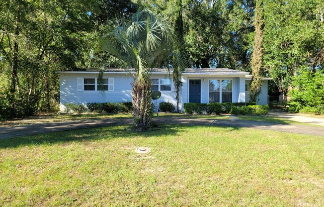 117 W Highland Dr. Pensacola, FL 32503 Ask us how you can rent this home without paying a security deposit through Rhino!