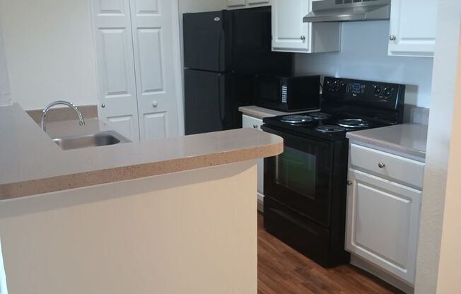 1 bed, 1 bath, $1,350, Unit D-104