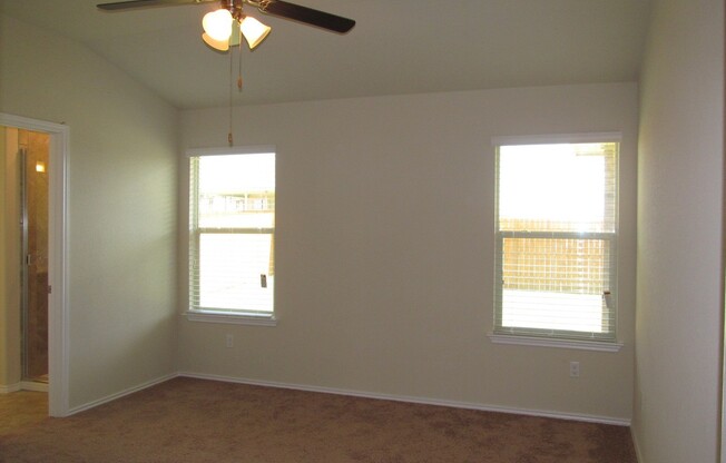 3 beds, 2 baths, $1,595