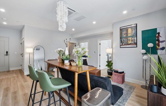 2 beds, 1 bath, 780 sqft, $2,650, Unit 201