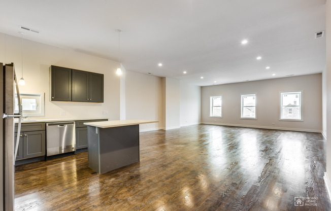 1329 W 18 ST