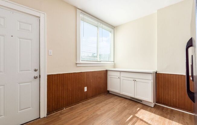 3 beds, 1 bath, 1,384 sqft, $1,195, Unit 1908 Cleveland Ave