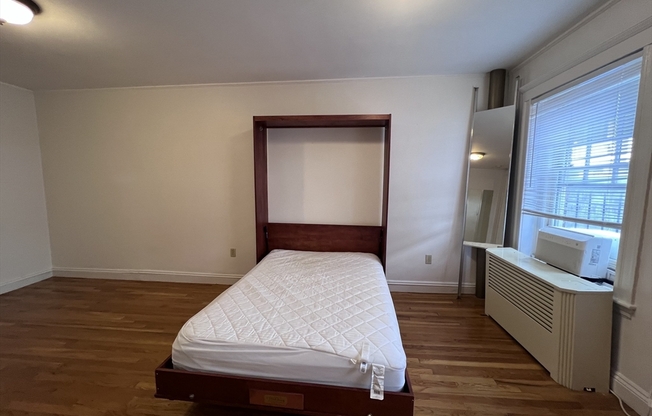 Studio, 1 bath, 400 sqft, $2,195, Unit 2