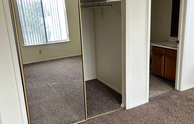 2 beds, 2 baths, 957 sqft, $1,015, Unit 87