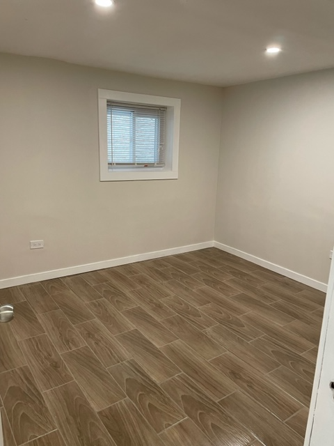 5422 W DAKIN
