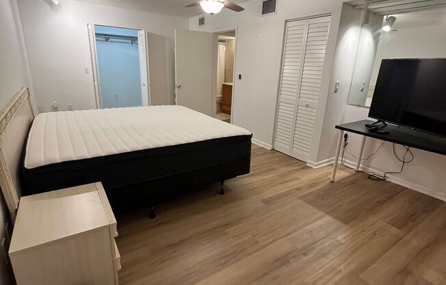 1 bed, 1 bath, $1,700, Unit A5