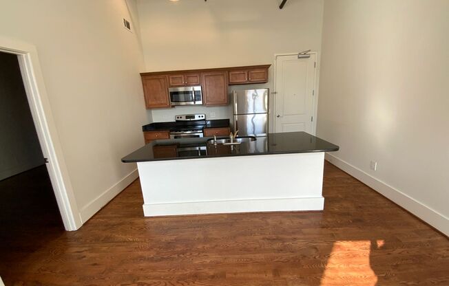 1 bed, 1 bath, $1,050, Unit 114-202 Broad St