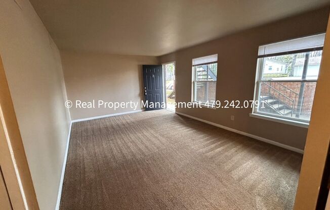 2 beds, 1 bath, 795 sqft, $600, Unit Apt - 2