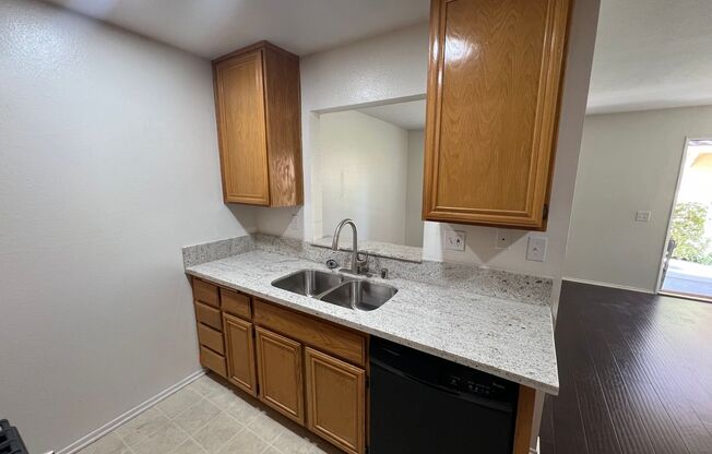 1 bed, 1 bath, 721 sqft, $1,850, Unit L