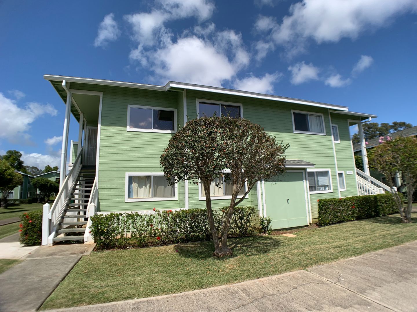 $2300, Mililani (Mililani Parkway) - Great Location - 2BR/1BA/2PKG with A/C