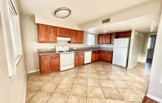 Exeter Drive 2149 - HAS OWN HANDYMAN