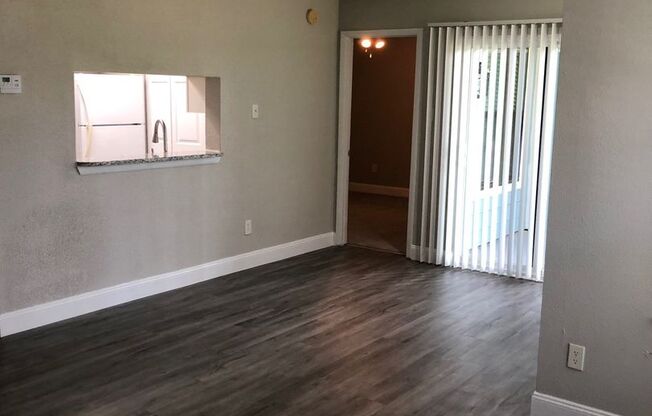 LIKE NEW!!!! 2 Bedroom/2 Bath Condo!! Available Now In Casselberry!!