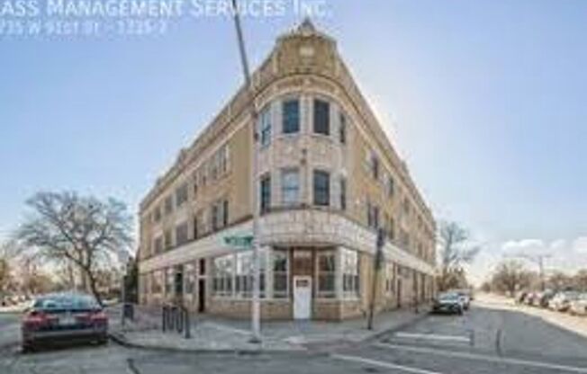 8757-8775 S Beverly St