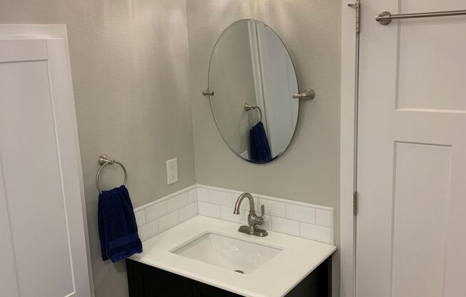 Charming 1 bdrm 1 bath lower level Manitou Springs Apartment