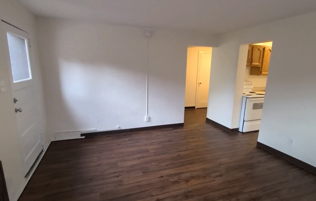 1 bed, 1 bath, 1 sqft, $925, Unit PRI - 7