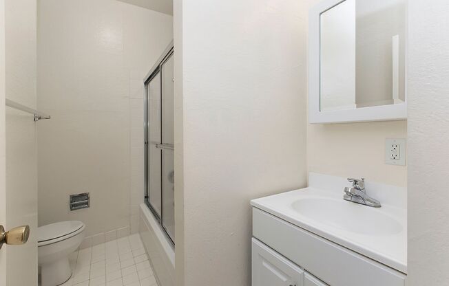 Studio, 1 bath, 346 sqft, $2,095, Unit 08