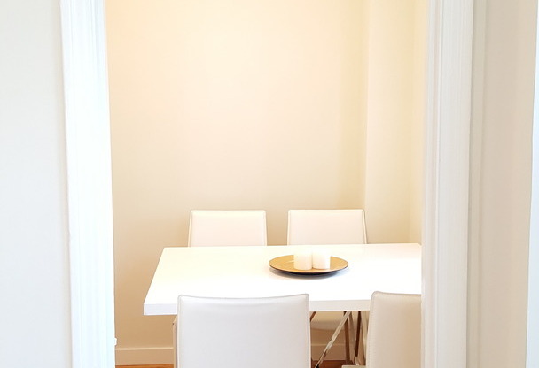 Studio, 1 bath, 450 sqft, $2,200, Unit 102